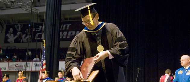 Dr. Weeks receiving scholar award